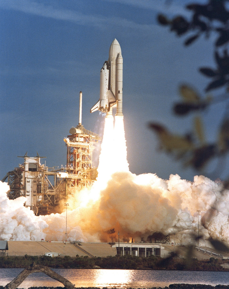 Illustration for article titled How America's First Reusable Space Shuttle Got Off the Ground